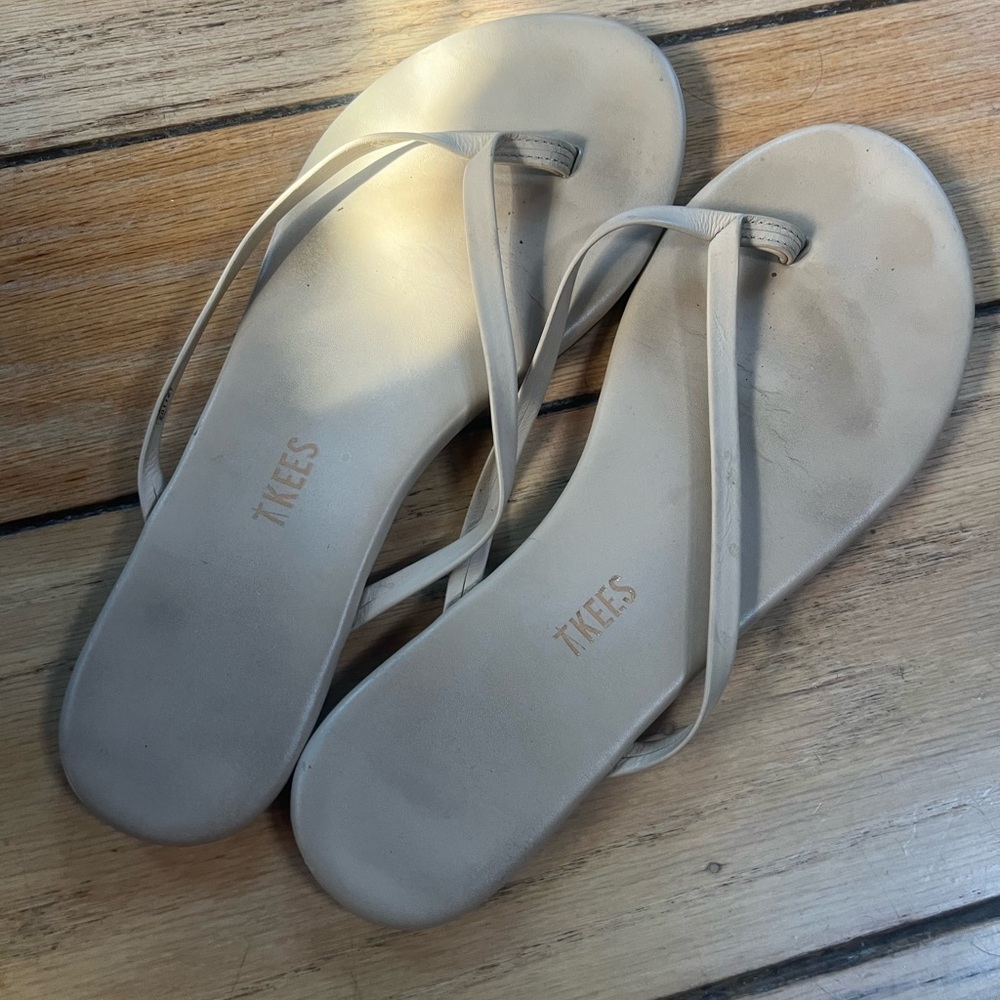 Nude TKEES Size 8.5